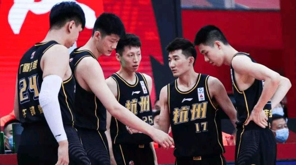 桑乔预计将参加本周多特的训练营，多特会支付租借费，曼联将承担部分工资。